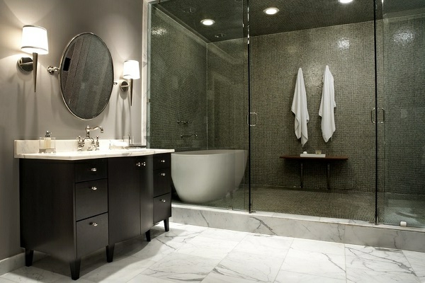 csempézett zuhanyzó-sötét-luxus-fürdőszoba - tükör kerek alakú a falon