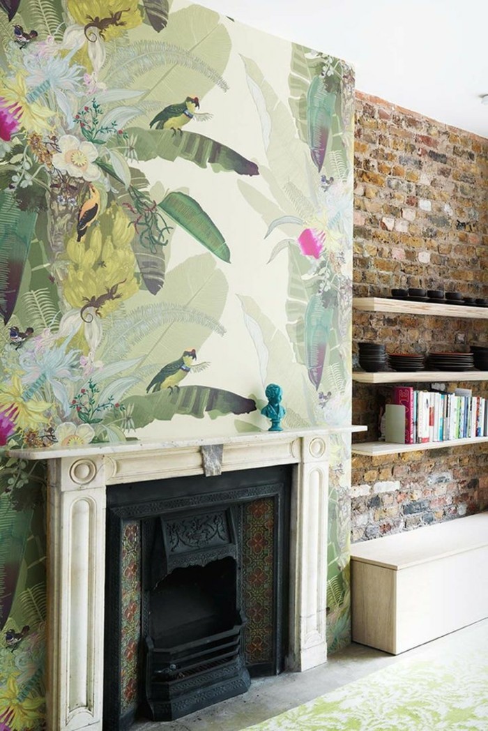 舒适的壁炉旁的砖墙，漂亮的墙纸花鸟类自然保护区