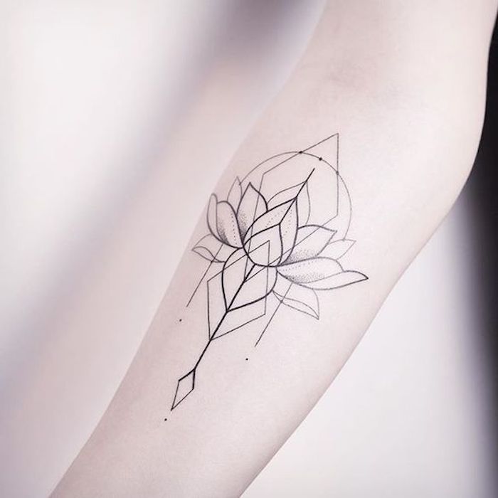 Tattoo motiiveja, geometrisia lukuja, kukka, valkoinen vesililja, aivohalvauksia