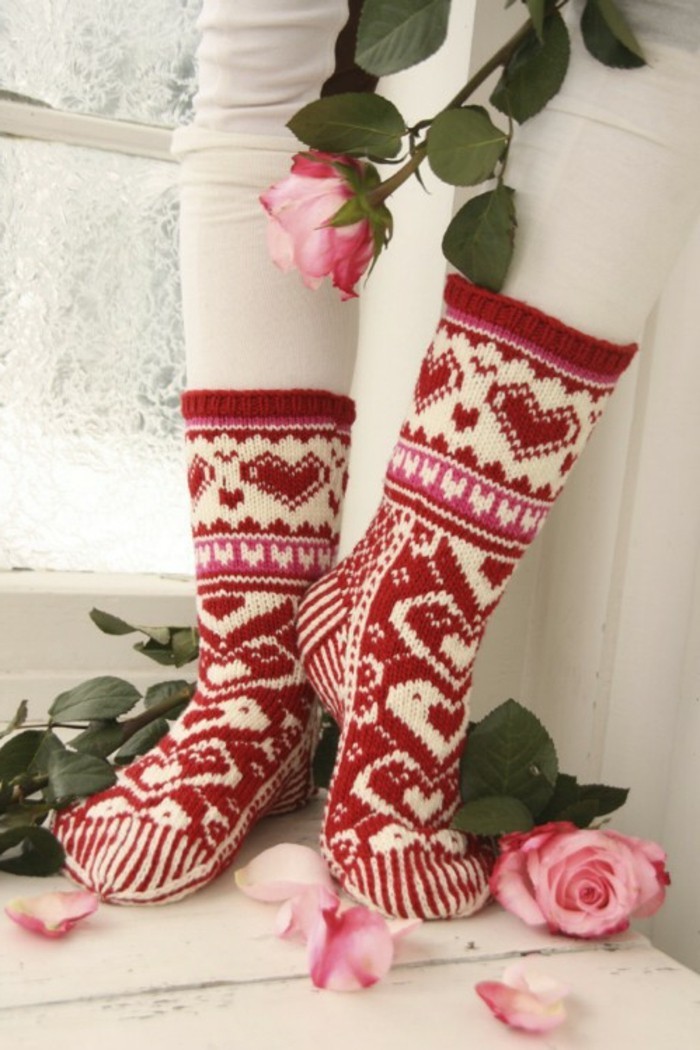 δώρα βελονάκι κάλτσες-σε-ένα χριστουγεννιάτικο χρώμα