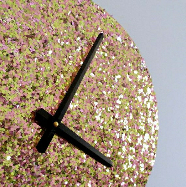 चमकदार घड़ी रचनात्मक दीवार डिजाइन के साथ-शांत दीवार घड़ी