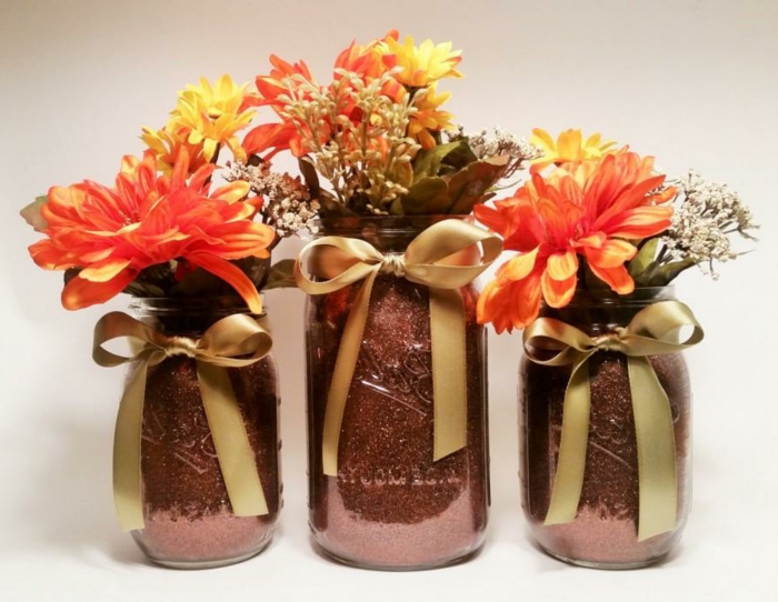 चश्मा क्राफ्टिंग - चश्मे के vases ताजा फूलों की सुनहरी रिबन