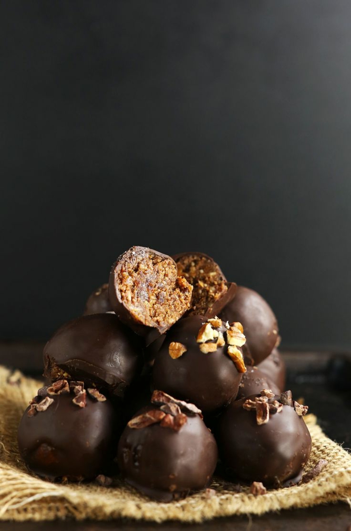 gluteeniton-vegaani karkkia suklaata