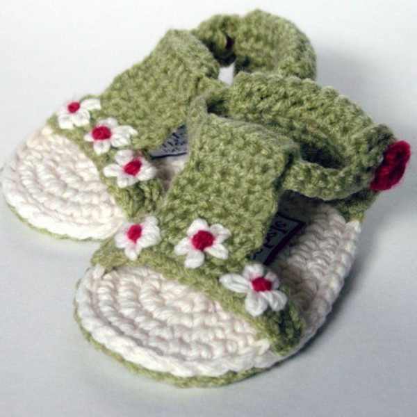 हरे-बच्चे सैंडल-साथ-फूल से crochet-सुंदर-विचारों से crochet के लिए बच्चे से crochet-महान डिजाइन häkeln-