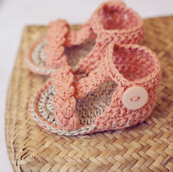 -häkeln-за-бебе-плетиво бебешки обувки-с-красив дизайн
