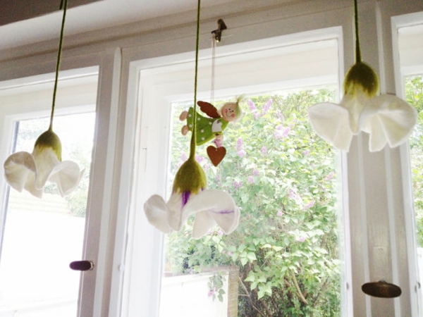 függő-deco-on-the-window-fehér orchideák