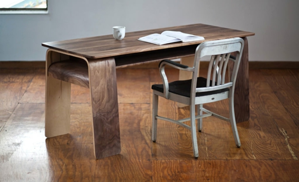 puinen pöydän-ja-moderni-tuolit