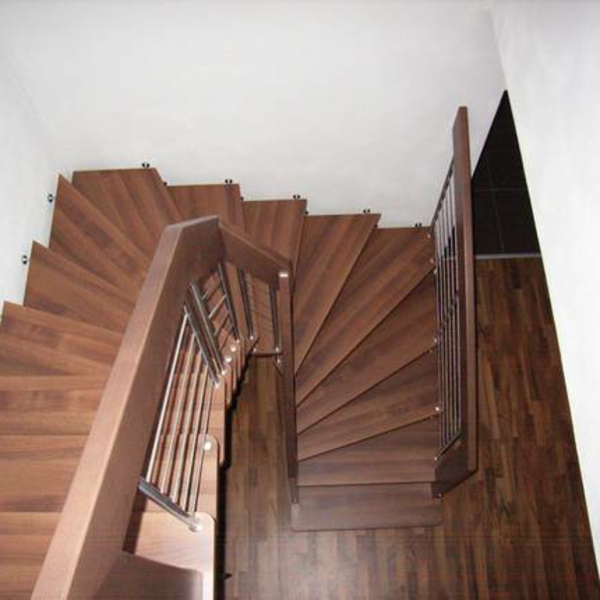 escalera de media escalera-construir-foto-tomada-desde-la-tapa - diseño moderno