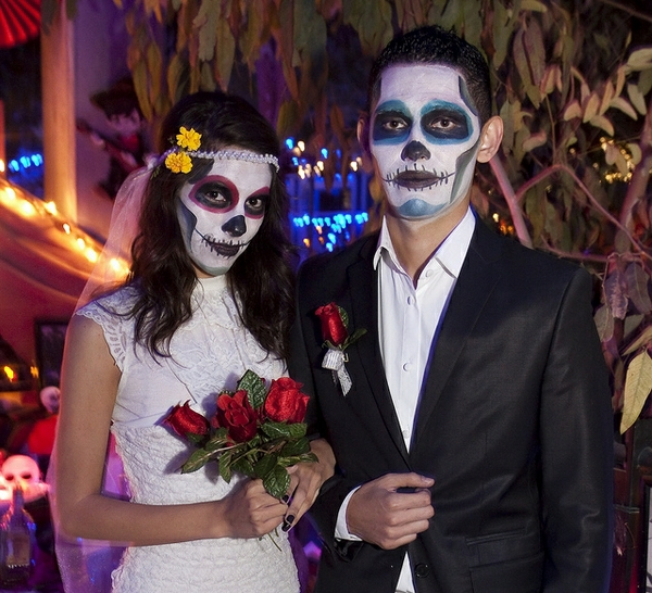 halloween-costumes-pour-couples-horrible - une mariée très intéressante