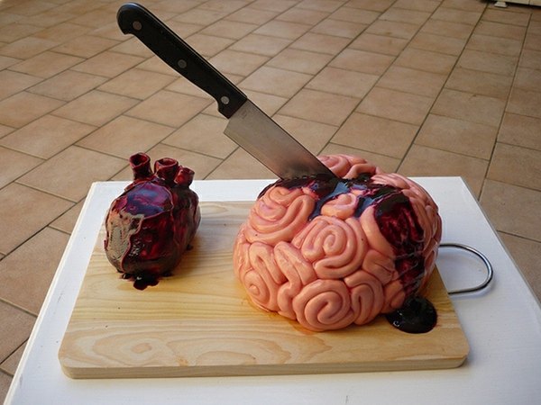 हेलोवीन केक-मस्तिष्क और दिल