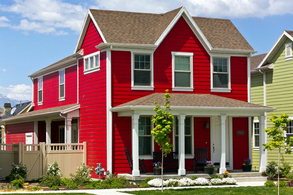hausfassade boja-zanimljivo-crveno-kuća