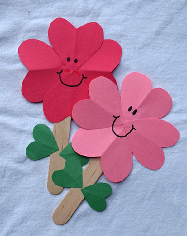 занаятчийски идеи за детска градина - цветя от розова хартия