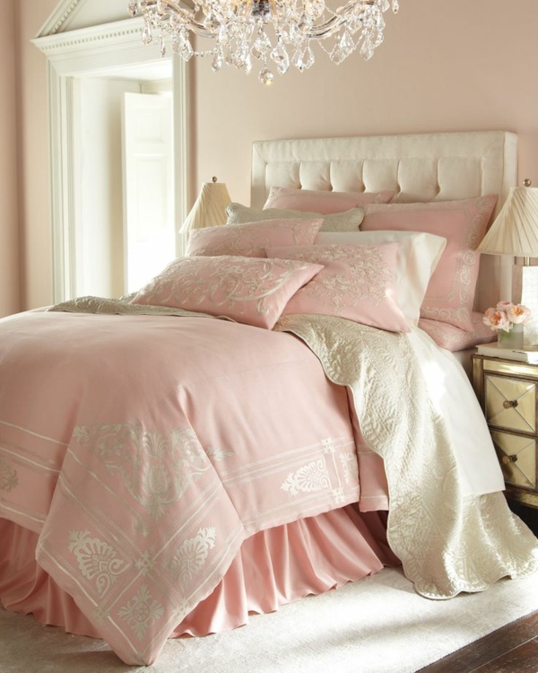 светло синьо - спално бельо - Спалня-в-розов цвят