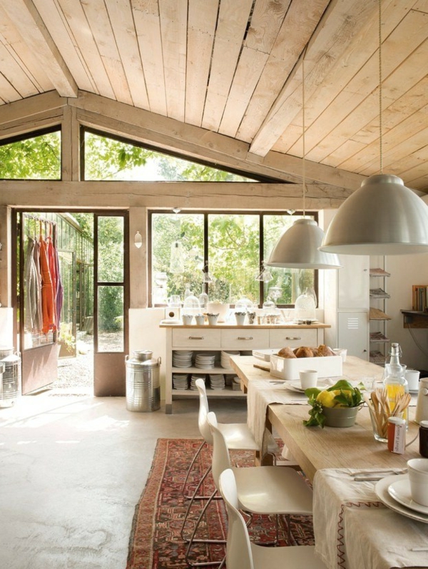 明亮的厨房功能于法国landhausstil-木板