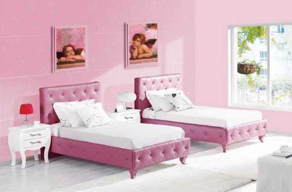 φως-τοίχο-χρώματα-για-υπνοδωμάτιο-ροζ-αποχρώσεις-δύο κρεβάτια