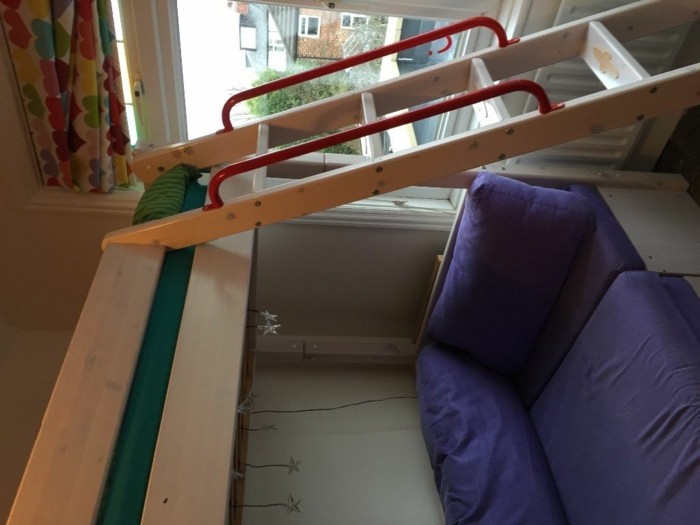 מיטת קומתיים-עצמו-build-עדיין-א-טוב-רעיון-על-א-בלופט המיטה