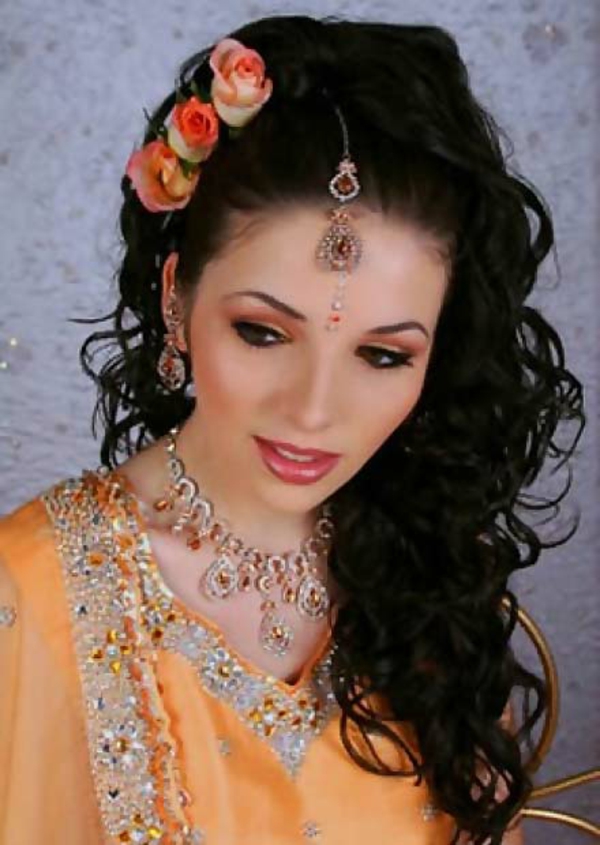 сватбени прически арабски рози в космите