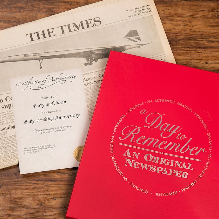Egy újság továbbra is emlékezni fog az esküvő napjára a jövőben