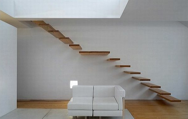 白色的墙，木浮楼梯伟大，室内设计，设计理念