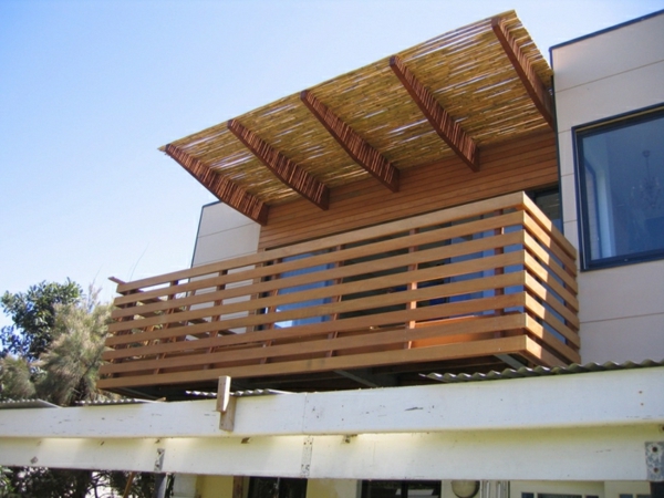 מרפסת עץ - לבנות - מודרני משטחים