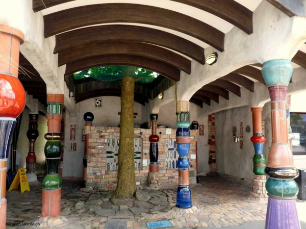 Hundertwasser-art sto vode WC-kawakava-ulaz