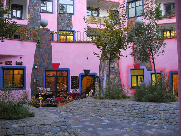 Hundertwasser-art-Hundertwasser kuća-dvorište