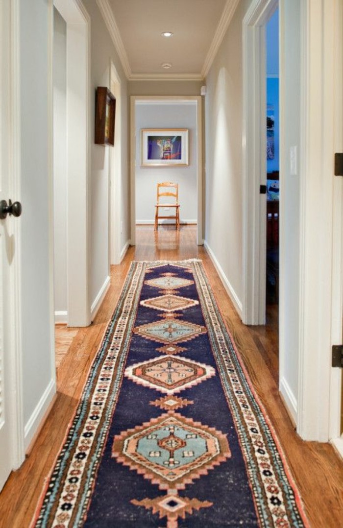 las ideas-para-el-pasillo-con-largo de la alfombra-en-azul-color de
