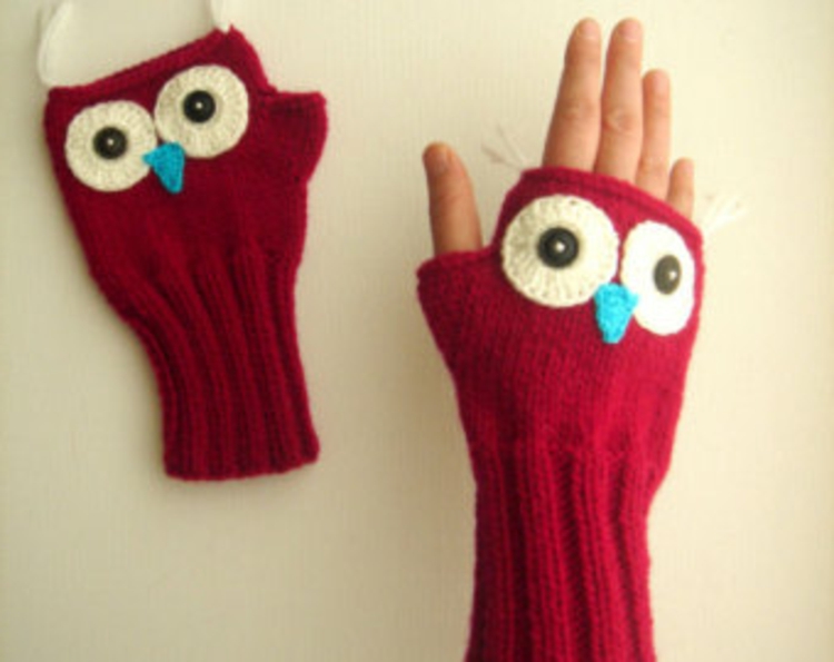 des gants, surtout la moitié hibou rouge et grand oeil-drôle-chic-moderne au chaud, en particulier