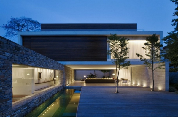 מעניינת - בית מינימליזם - אדריכלות - שני עצים יפים