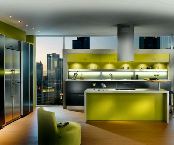 अत्याधुनिक आधुनिक-डिजाइन और आधुनिक प्रकाश व्यवस्था के साथ रसोईघर