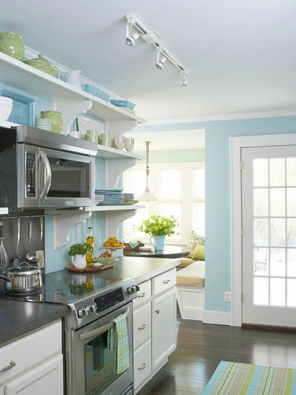 λευκό και φωτεινό μπλε για την κουζίνα - όμορφο χρωματικό σχέδιο