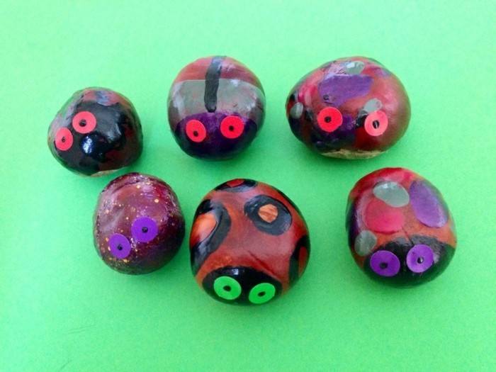 भूरा-टिंकर के रूप में रंग-Ladybugs