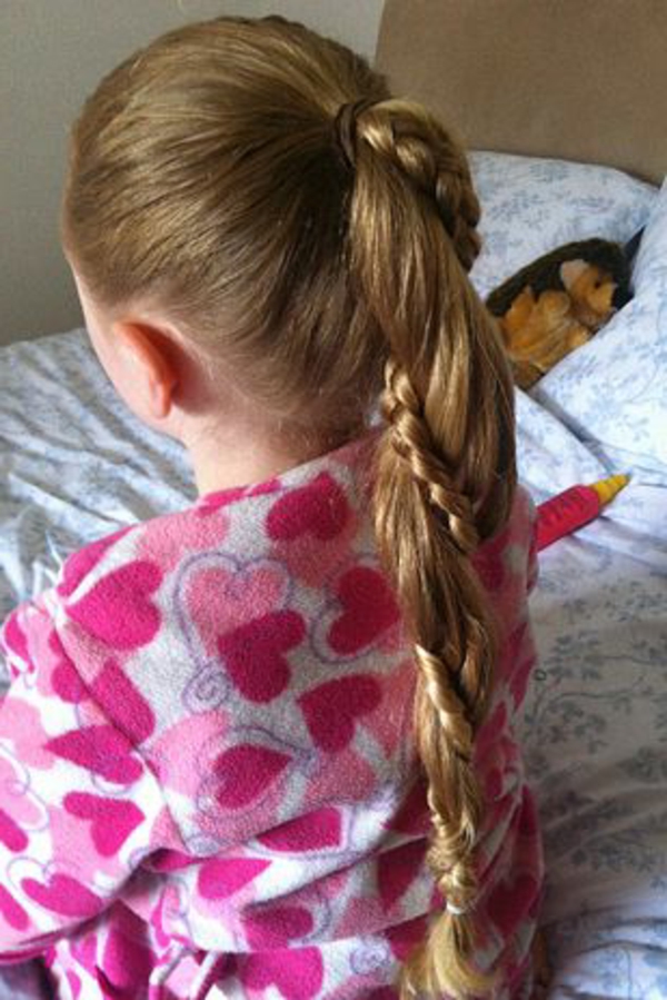 ילדי תסרוקות-עבור-ילדה-ארוך שיער בצבע בהיר
