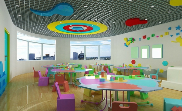 幼儿园内部，许多表和创造性框，房间天花板