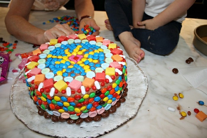 torta de cumpleaños de los niños pequeños elementos Ronda de sectores colorido