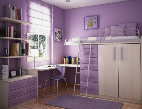 儿童房的桌子和高床配紫色装饰