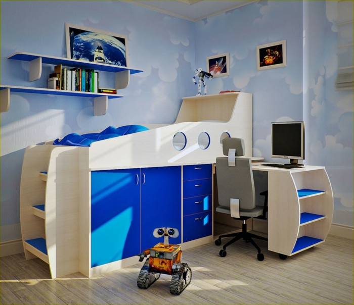 ένα κρεβάτι σαν βάρκα για ράφια μικρού εξοπλισμού σε μπλε χρώμα, παιχνίδια από μια ταινία