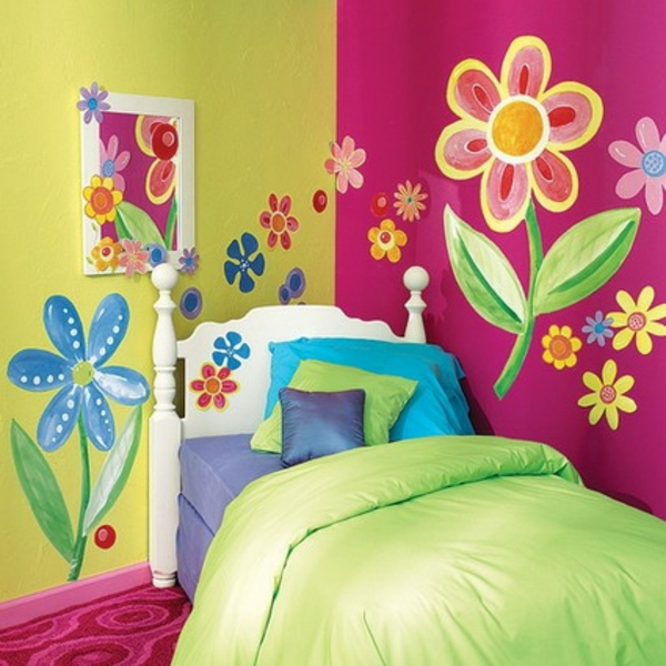 नर्सरी दीवार भित्ति चित्र - चमकदार रंगों का उपयोग करें