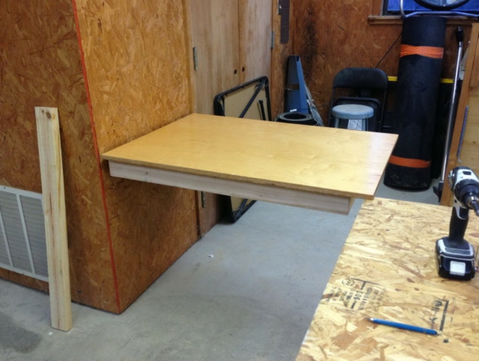 建立自己的办公桌 - 木制模型