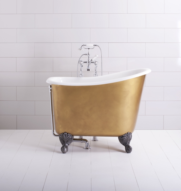 petite salle de bain individuelles et de couleur d'or