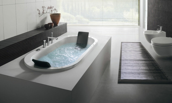 kis beépített fürdő-in-ultra-modern fürdőszoba