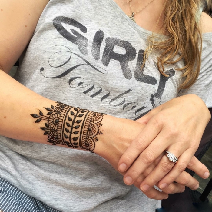 tatuointimallit naiset henna tatuointi käsivarteen kunnollinen ajatus naisten tyttövaikuttavan nykyajan rengas