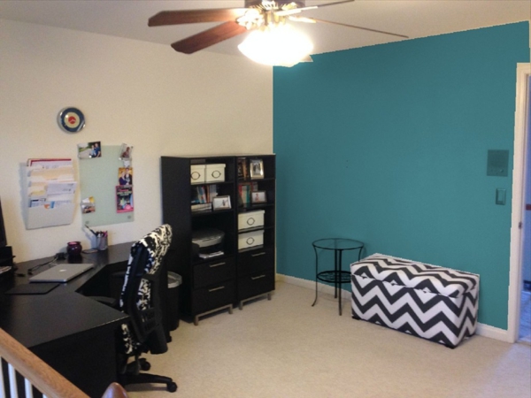 חדר עבודה קטן-לגון-צבע-לקיר - עיצוב אלגנטי