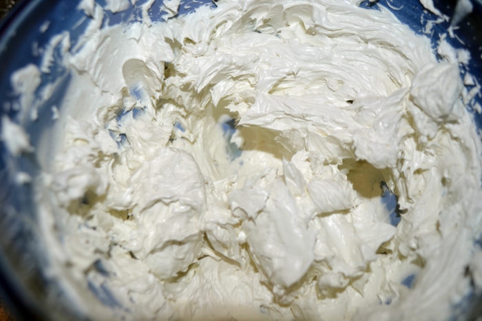 Haga su propia crema - Crema de aceite de coco como crema batida, color blanco cremoso