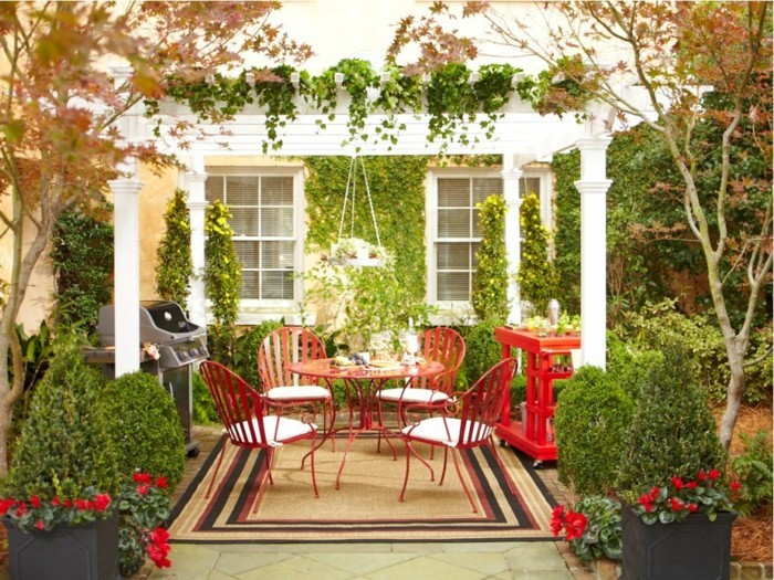 creativo-Gartengestaltung-pérgola-de-madera-hermosas-sillas y mesas
