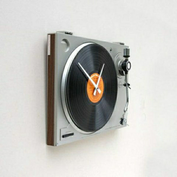 mur créatif horloge design pour un chic ambiance-in-the-home