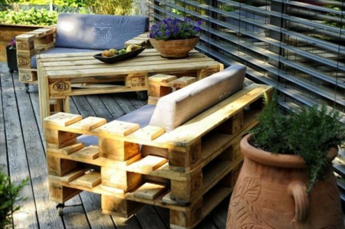 रचनात्मक-मॉडल-सोफा-से-यूरो पैलेट-बगीचे सुंदर-फर्नीचर