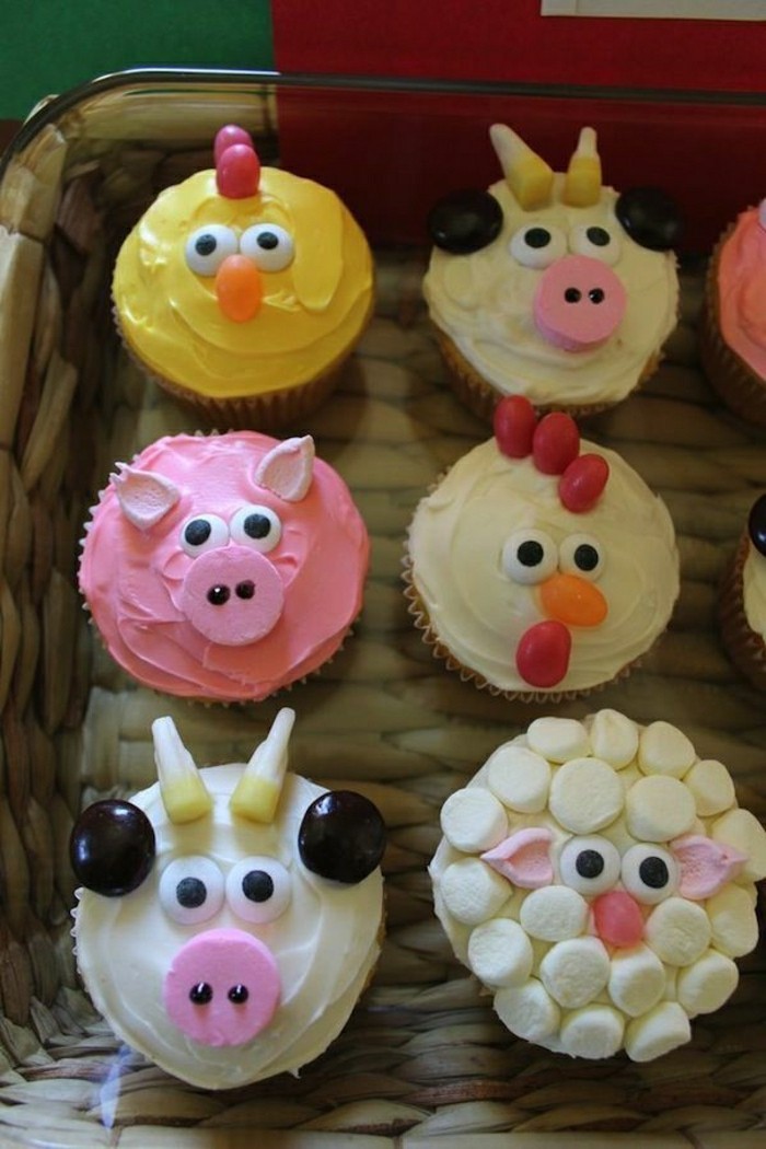 torta-de-cumpleaños de los niños-pequeños-muffins-enojados-pájaros-idea