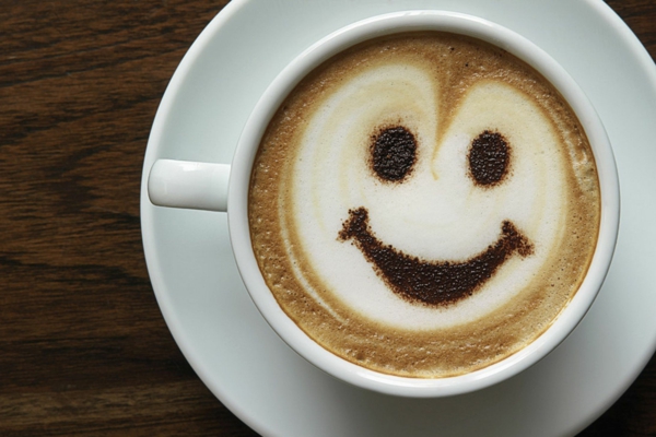 مبتسم القهوة - كوب أبيض