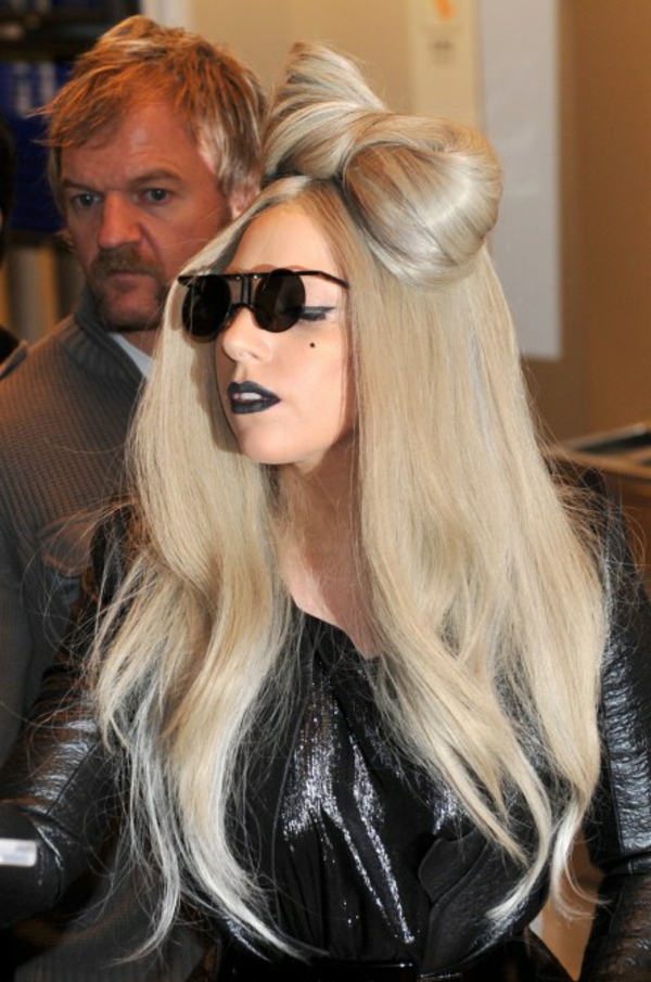 Lady Gaga有一个有趣的发型